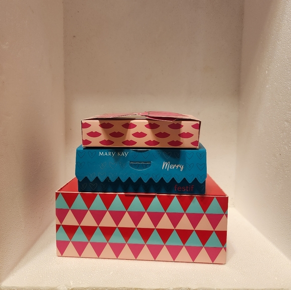 Mary Kay gift boxes Special Edition - Picture 3 of 4